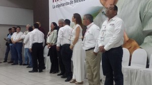 López Obrador en el edifico de la CANACO.