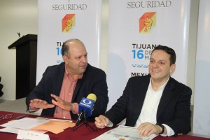 Diputado s Job Montoya (MC) y Carlos Torres Torres (PAN) -derecha-.