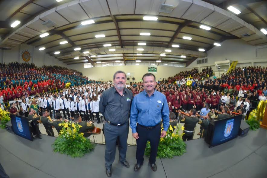 Rector, doctor Juan Manuel Ocegueda Hernández y el Vicerrector del Campus Mexicali, doctor Ángel Norzagaray Norzagaray.