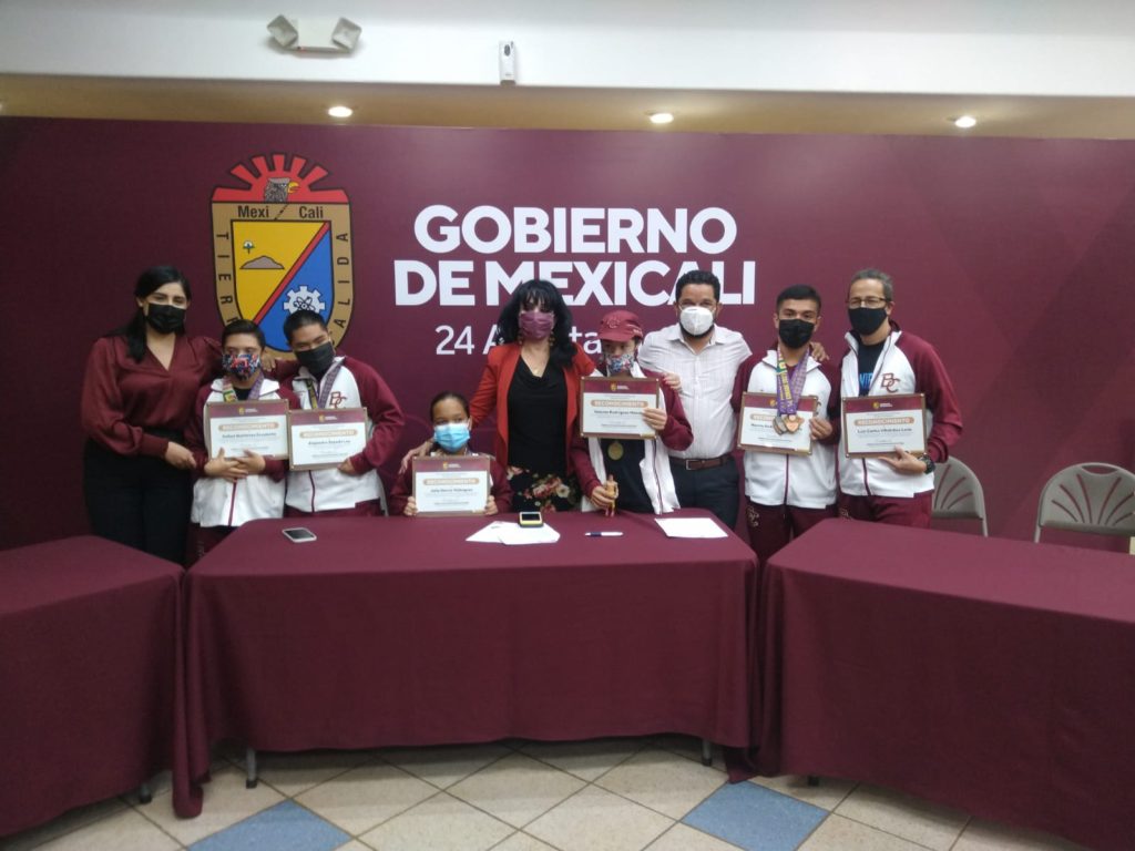 RECONOCE LA PRESIDENTA MUNICIPAL A ATLETAS MEXICALENSES