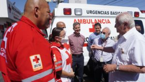 Víctor Hermosillo dona ambulancia