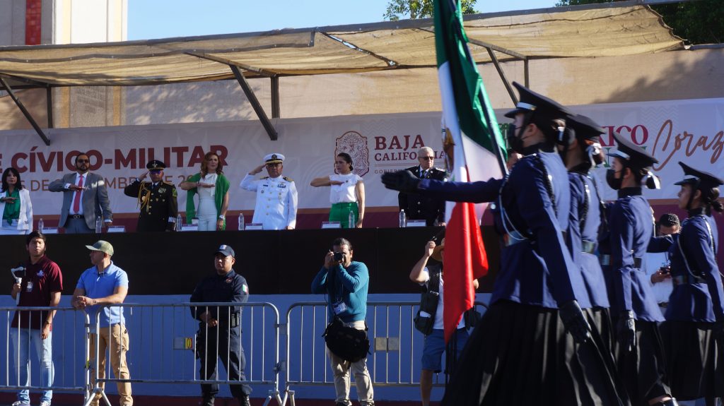 desfile cívico militar del 16 de septiembre