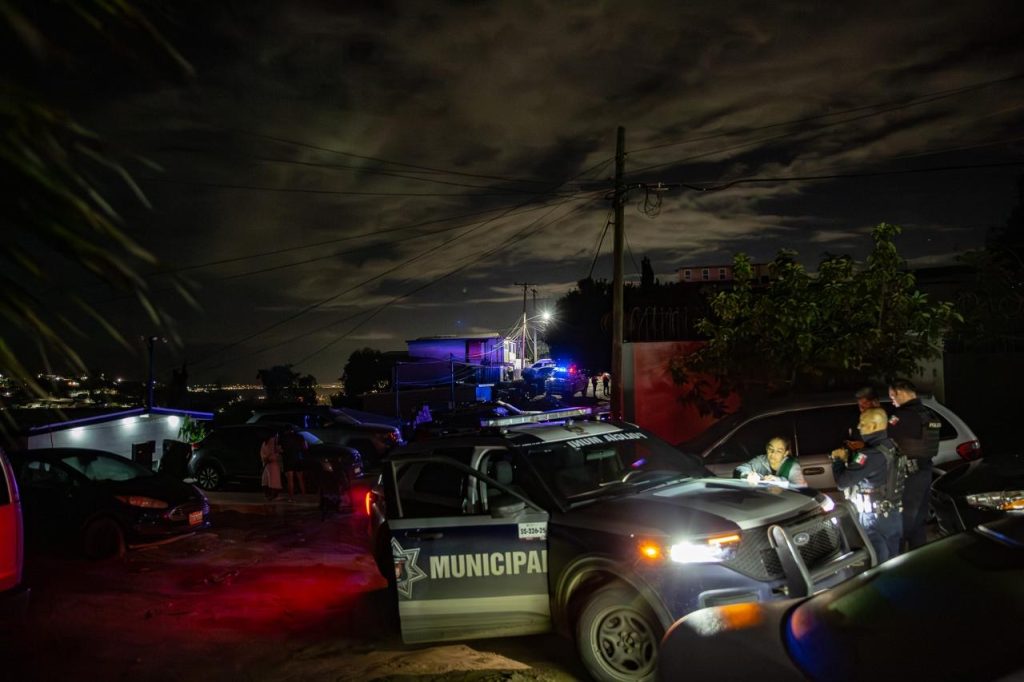 Detienen a hombre por dañar autos en la colonia Miramar