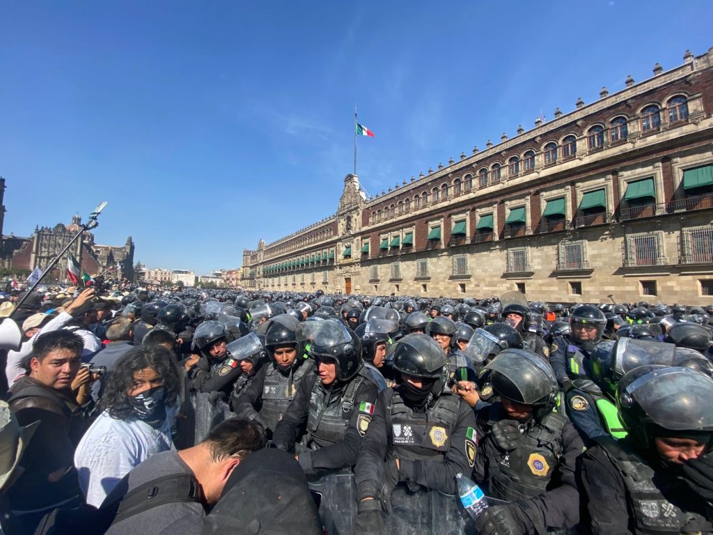 Así la marcha de la generación Z en el zócalo de la CDMX
