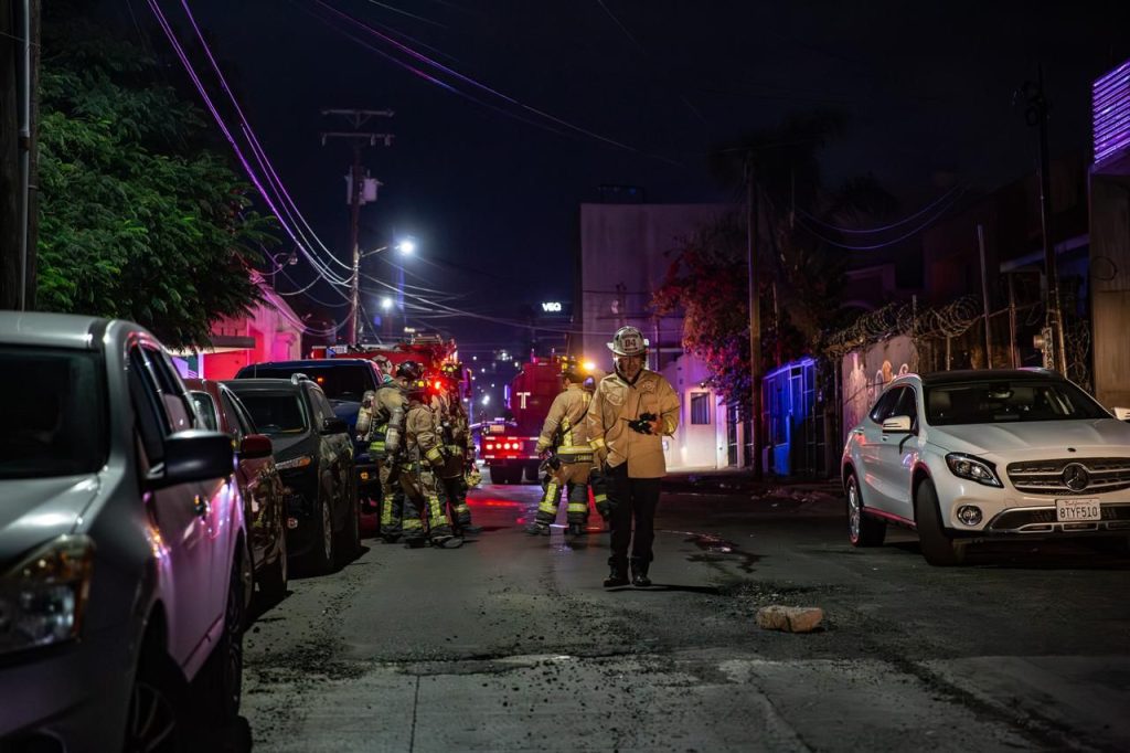Bomberos atienden fuga de gas en departamentos de la Zona Centro