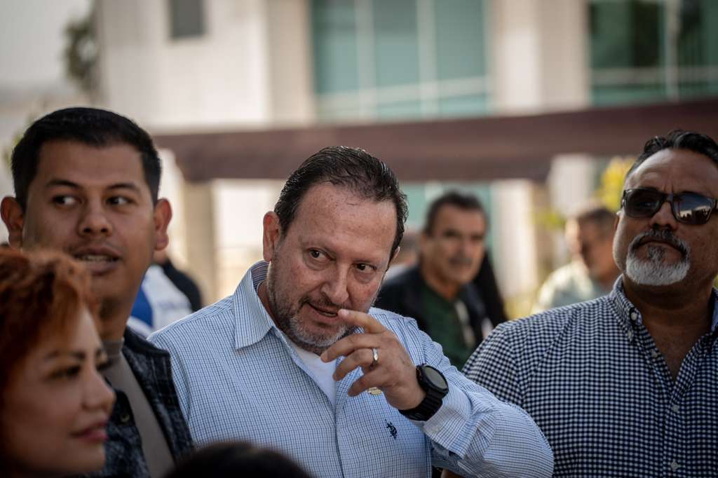 Trabajadores de SIDURT realizan paro laboral por presuntos acoso y malos tratos