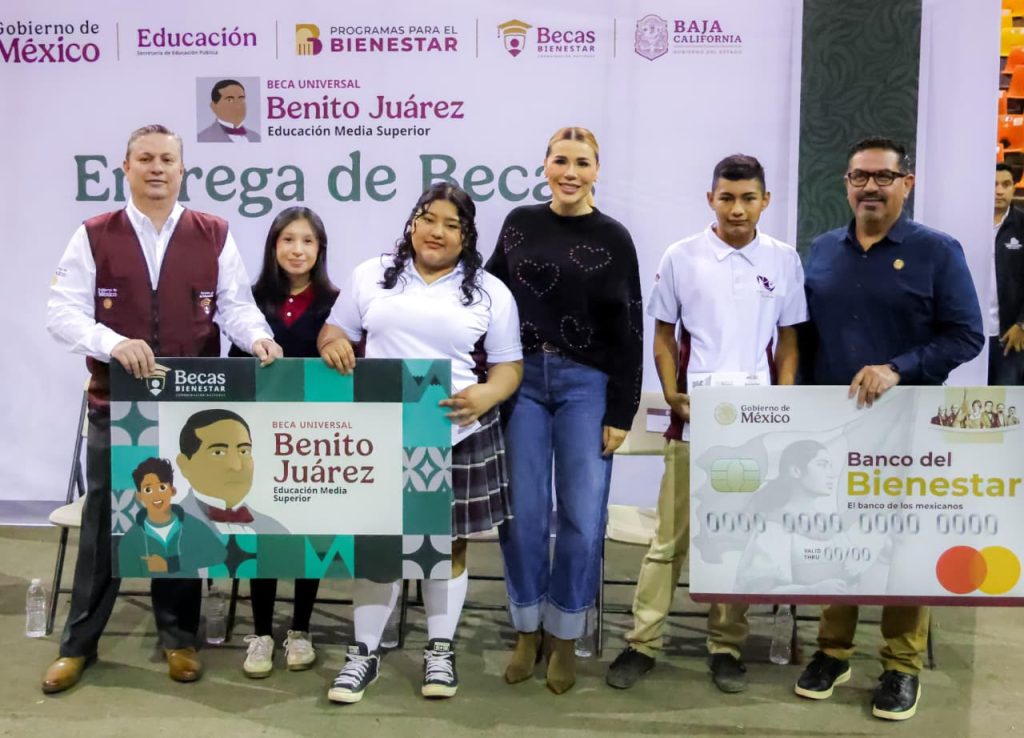 Beca Benito Juárez fortalece permanencia escolar de juventudes: gobernadora Marina del Pilar