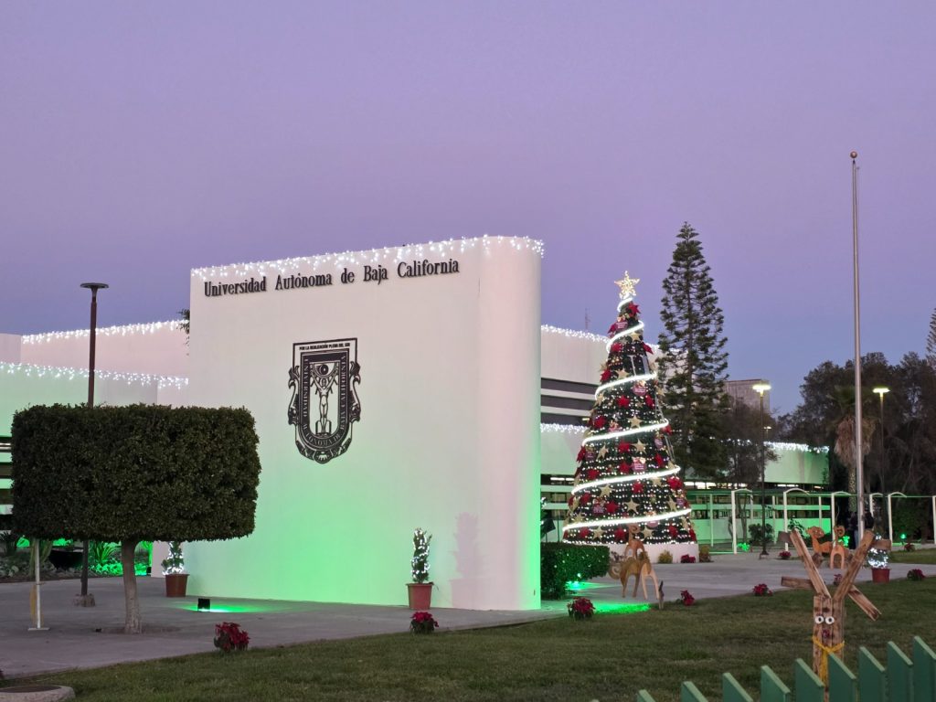 Concluye la UABC periodo escolar 2025-2