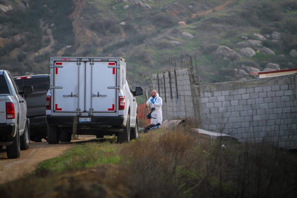 Localizan cuerpo de mujer con huellas de violencia en zona despoblada de la El Refugio #Tijuana