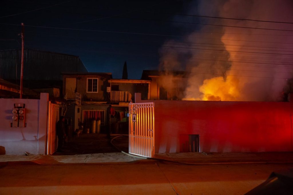 Se incendia casa en la colonia Guadalupe Victoria
