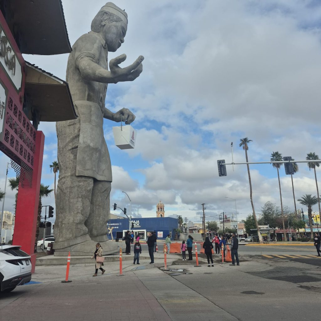 Entresijos: Triunfo contra viento y marea: El Cocinero Chino se erige en Mexicali