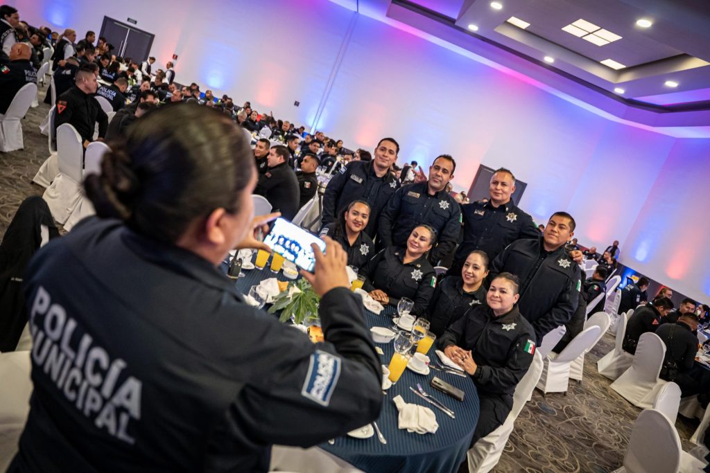 Reconocen a policías municipales de Tijuana en su día; anuncian 140 nuevas plazas para 2026
