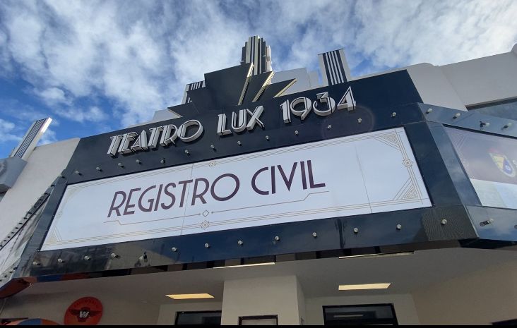 Exigen a alcaldesa de Mexicali cumplir compromiso de contrato de teatro Lux