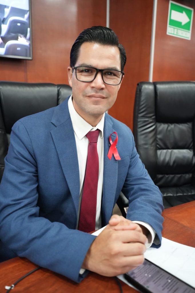 Presenta Iniciativa para creación de placas especiales para vehículos antiguos