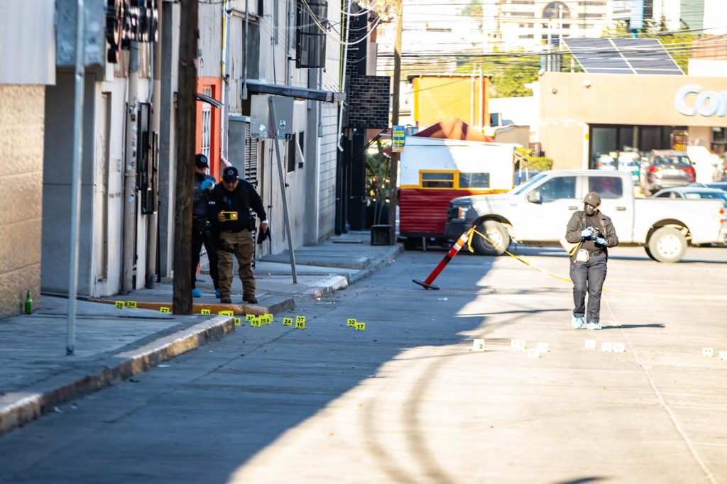 Hombre resulta lesionado por arma de fuego en bar sobre el bulevar Agua Caliente