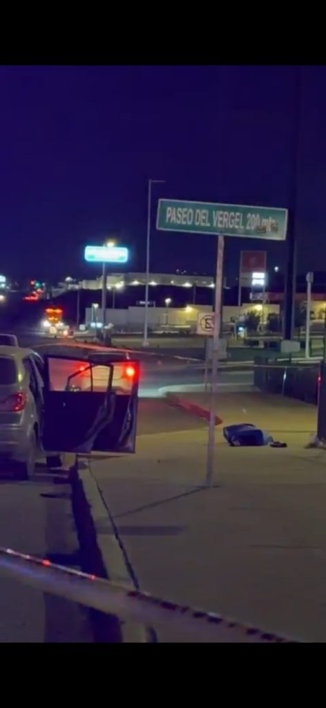 Ejecutan a joven frente a Plaza Sendero