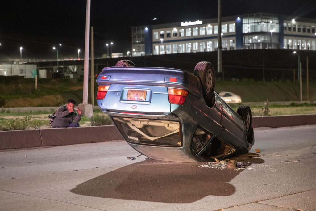 Volcadura en el bulevar 2000; no se reportan lesionados