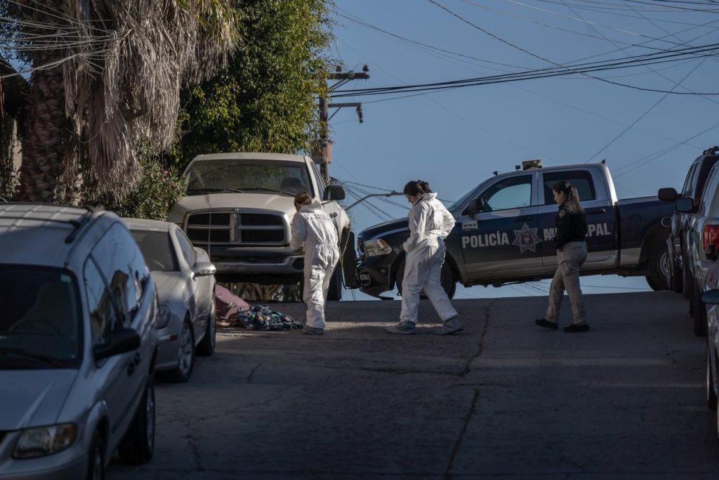 Dejan restos humanos dentro de una maleta con mensaje de amenazas en la colonia Sánchez Taboada