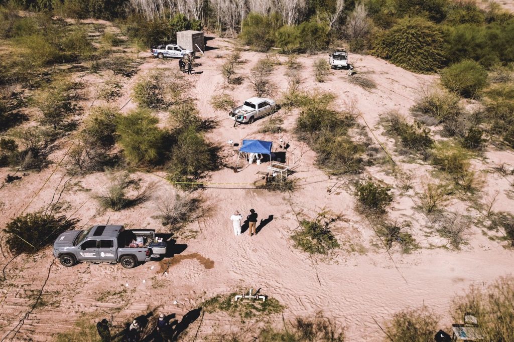 Van 7 fosas y 17 cuerpos en el campo de exterminio de Pronatura, Valle de Mexicali
