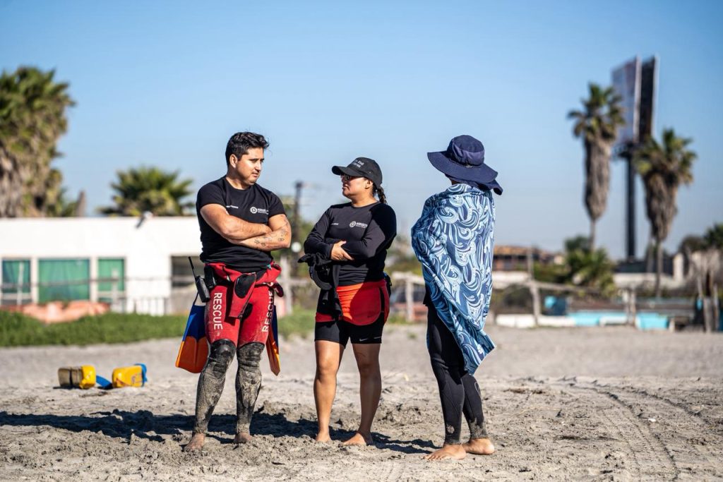 Continúa búsqueda de joven de 18 años desaparecido en el mar en Playas de Rosarito