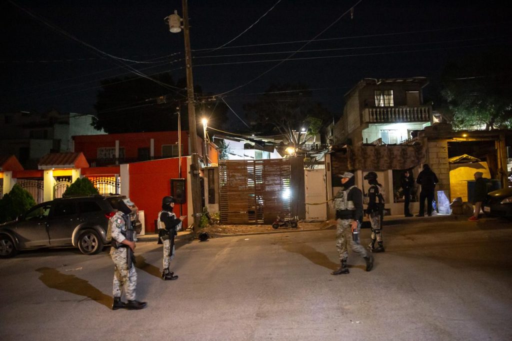 Matan a hombre en el patio de una casa en Camino Verde