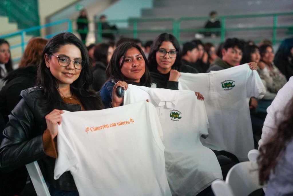 UABC recibe a nueva generación de estudiantes en el campus Ensenada
