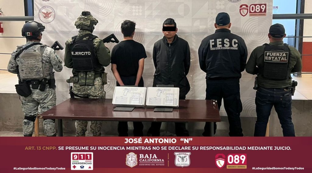 Capturan a 2 sujetos con armas de fuego en Tecate