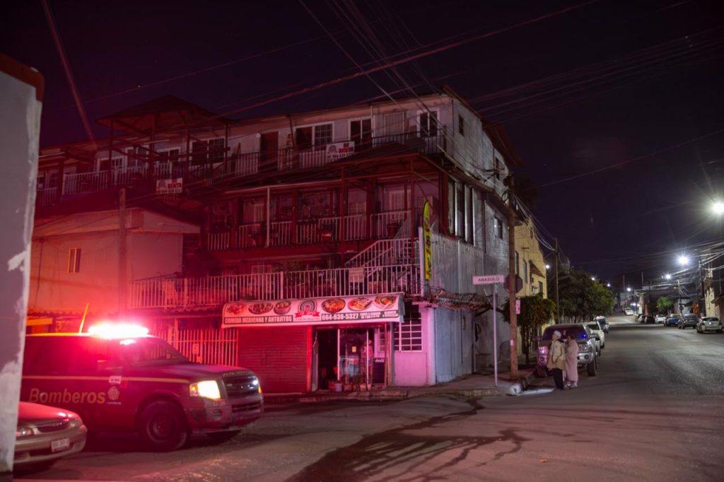 Incendio consume restaurante en la colonia Independencia; no hubo lesionados