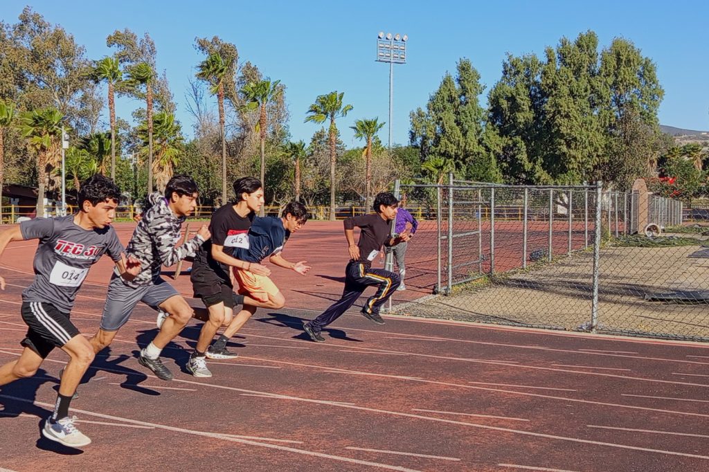 Estudiantes de secundaria de Tecate participan en juegos escolares 2026