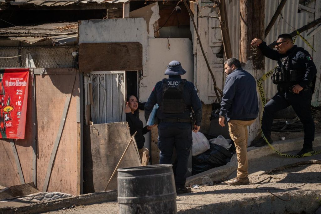 Hombre es baleado dentro de local en Cañón de las Palmeras