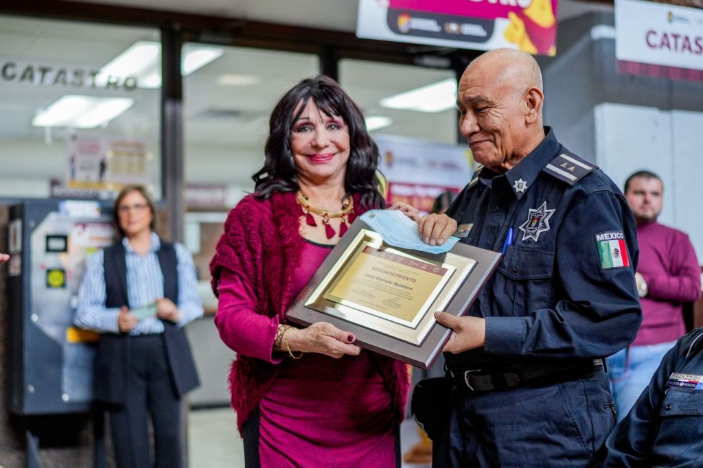 23 policías de Mexicali reciben jubilación