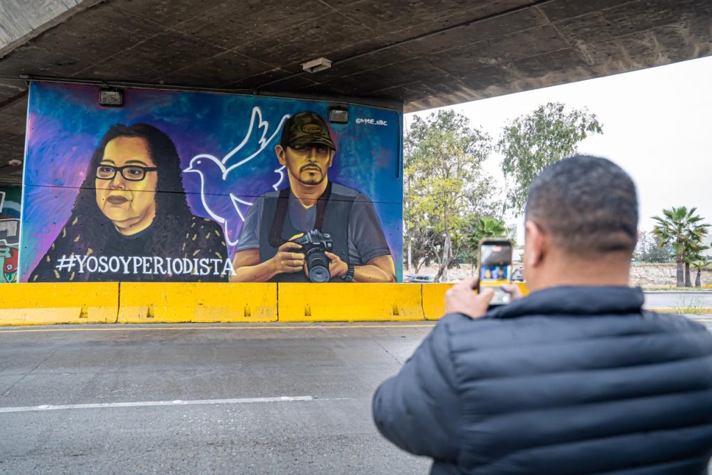 Periodistas Margarito Martínez y Lourdes Maldonado: mural que mantiene viva su voz