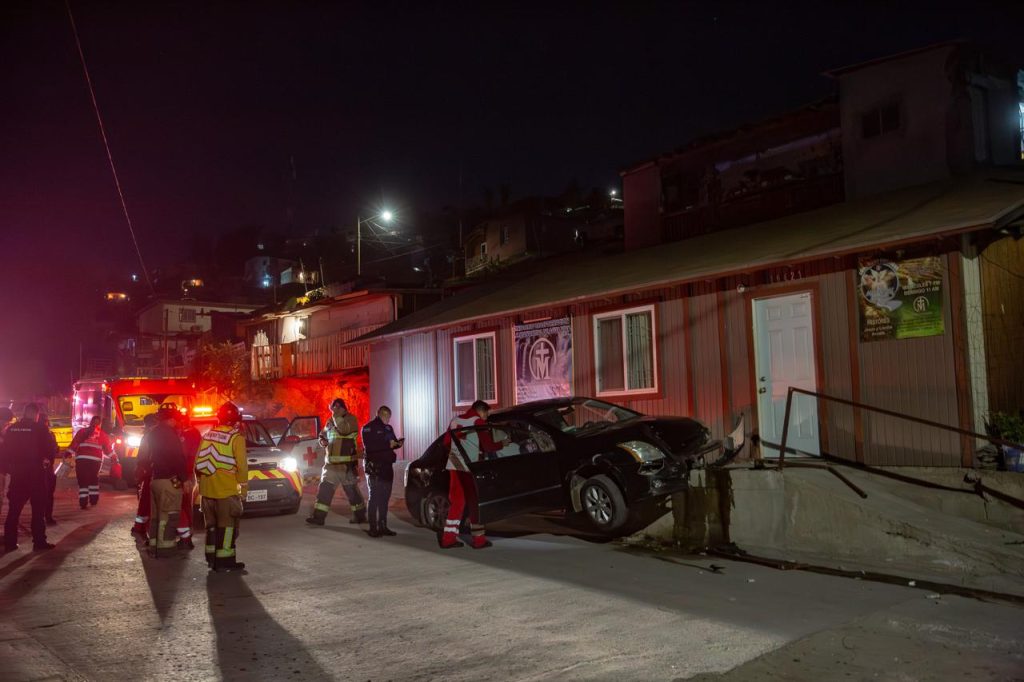 Conductor es asesinado a balazos y termina impactado contra iglesia en la colonia Reforma