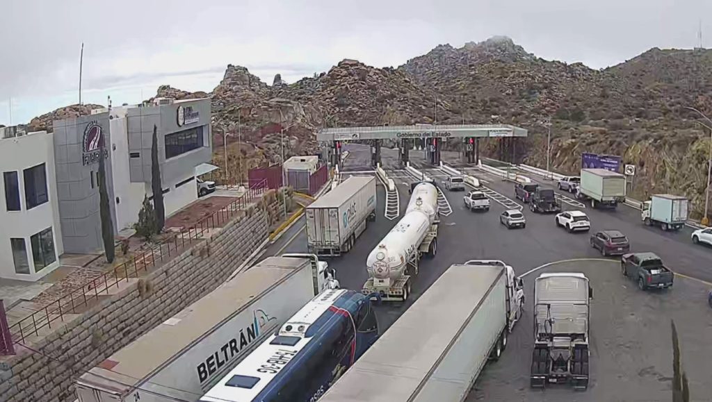 Cierre de circulación en La Rumorosa en tramo descendente