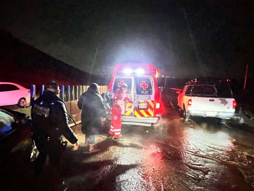 Grupo Proteo auxilia a ciudadanía tras fuerte accidente vial
