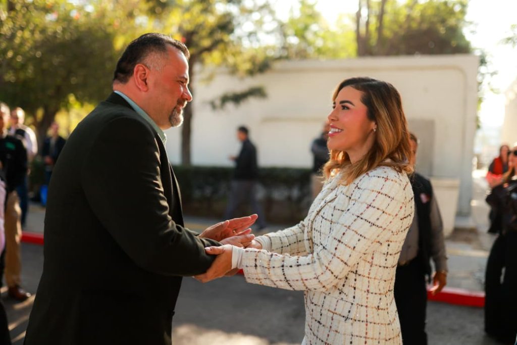 Entregan nuevo estacionamiento en UABC Tijuana