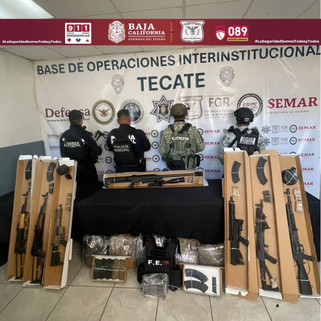 Aseguran 13 armas de fuego, 30 cargadores y 1,170 cartuchos útiles en Tecate, sin detenidos