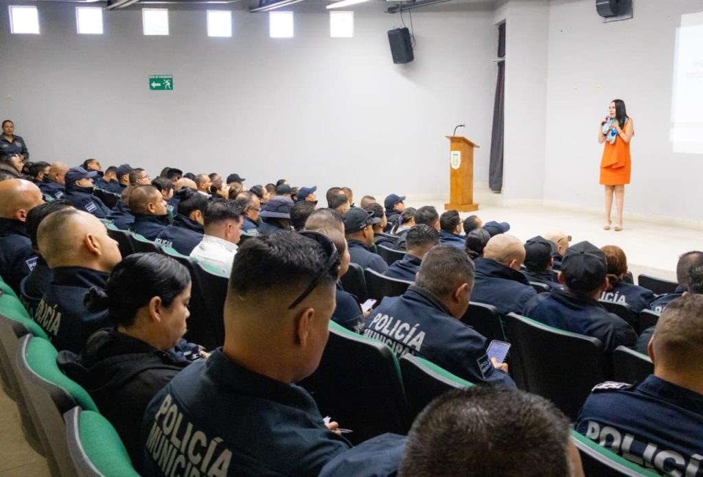 Refuerzan capacitación en derechos humanos a policías de Ensenada