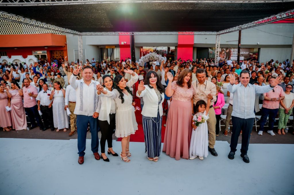 Bodas colectivas en Mexicali por aniversario de la Ciudad