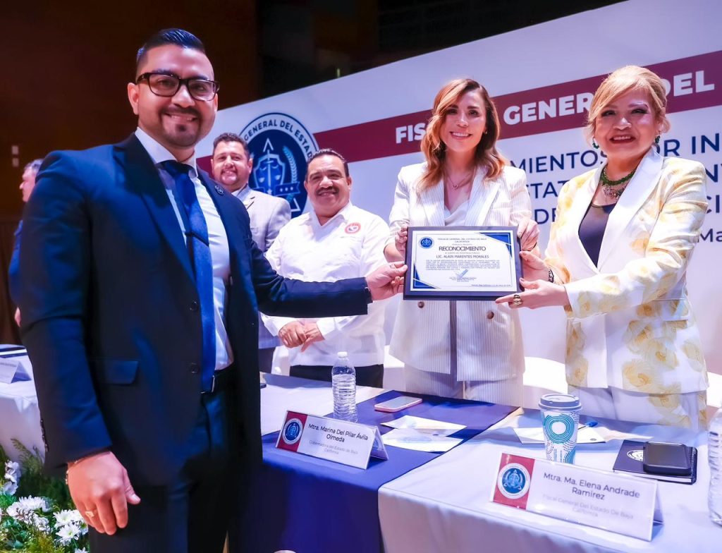 Personal de Fiscalía del Estado recibe estímulos y reconocimientos por investigaciones relevantes