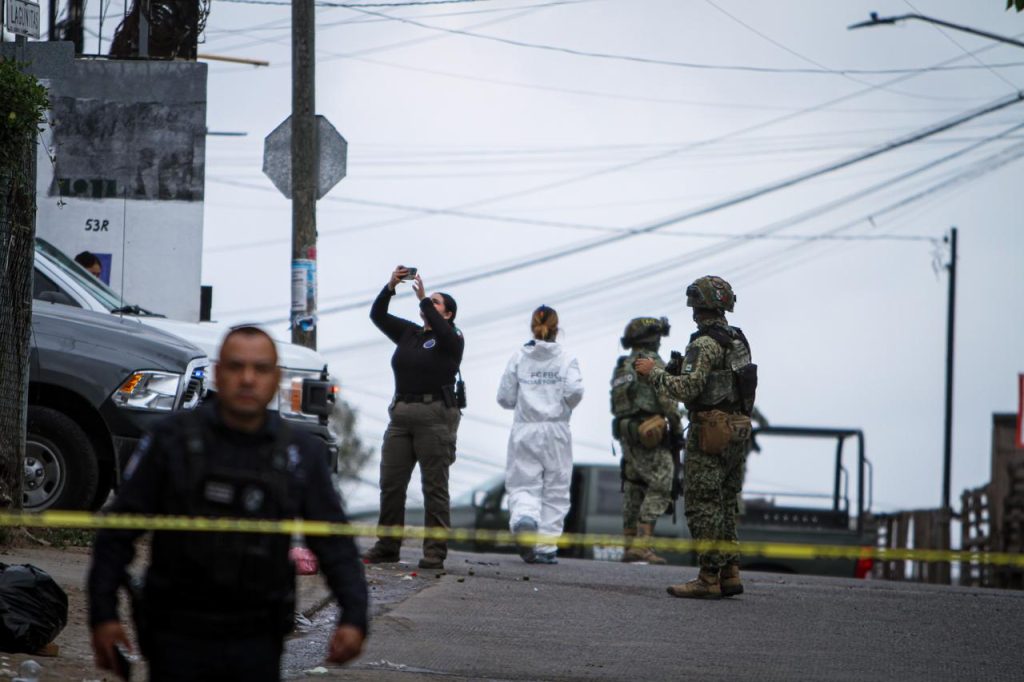 Asesinan a hombre dentro de un vehículo en la colonia Lagunitas