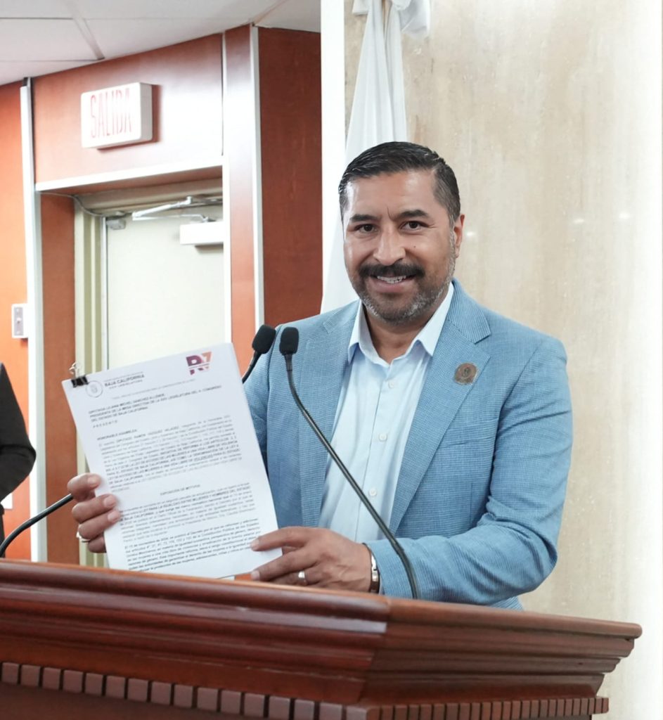 Dip. Ramón Vázquez plantea controlar uso responsable de electrónicos en jornada escolar