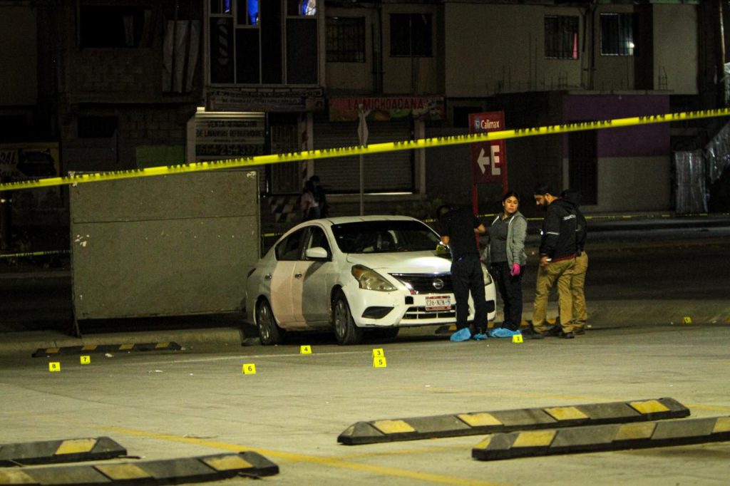 Atacan a balazos sitio de taxi en Villa del Campo; hay cuatro hombres lesionados