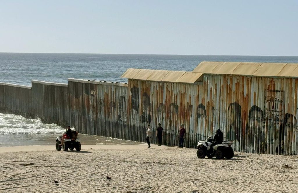 “Mi orgullo es que yo les pude echar la mano”: Hombre ayuda a rescatar a dos jóvenes en Playas de Tijuana