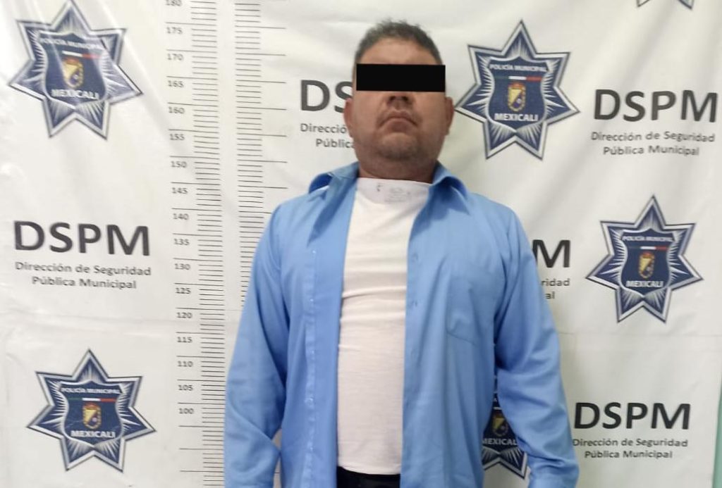 Ebrio iba conductor que chocó contra vehículo y muere conductora, fue arrestado