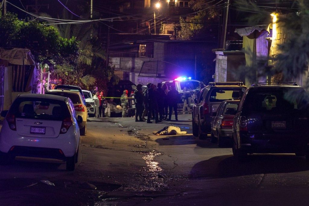 Hombre es asesinado a balazos en Ciudad Jardín; agresores abandonan motocicleta