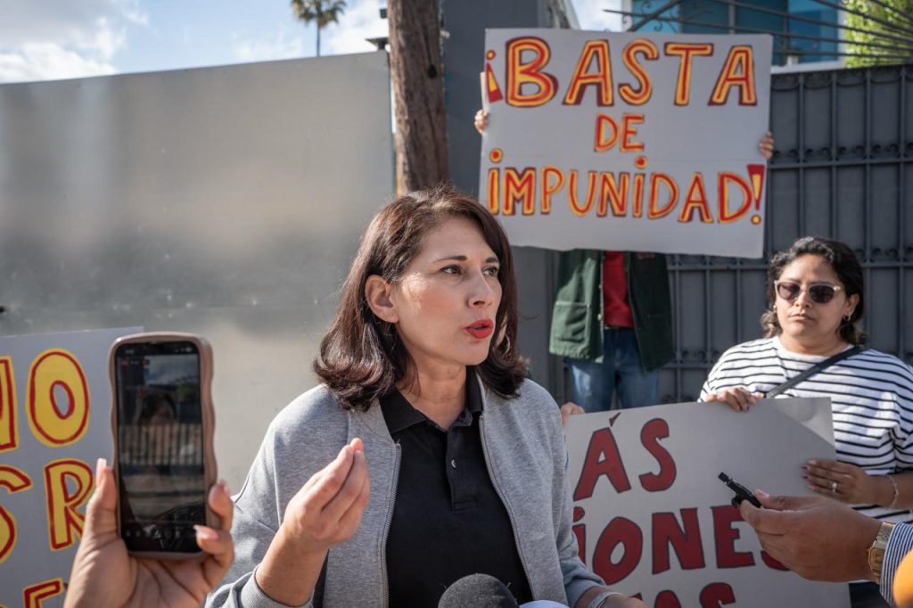 Vecinos de La Cacho protestan contra construcción de torre habitacional y es clausurada por Ayuntamiento