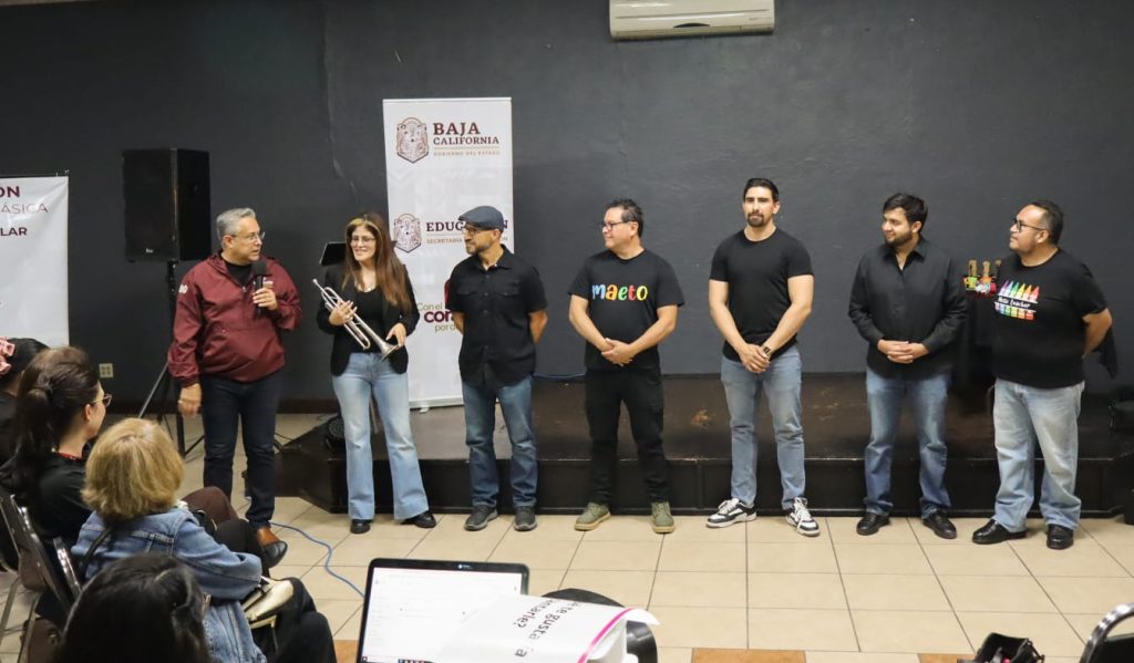 Participan docentes de preescolar en taller para reforzar artes y ciencias en Rosarito