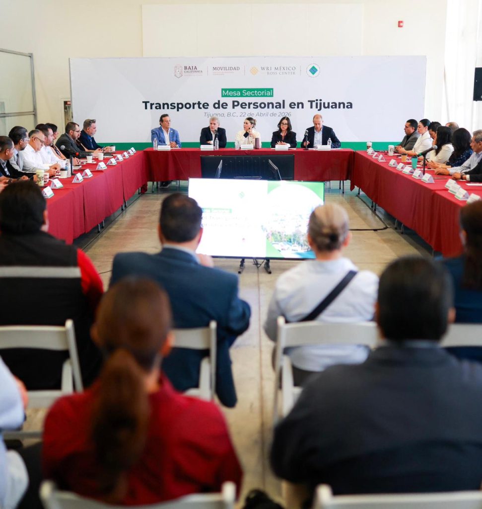 Impulsa gobernadora Marina del Pilar modernización de transporte de personal