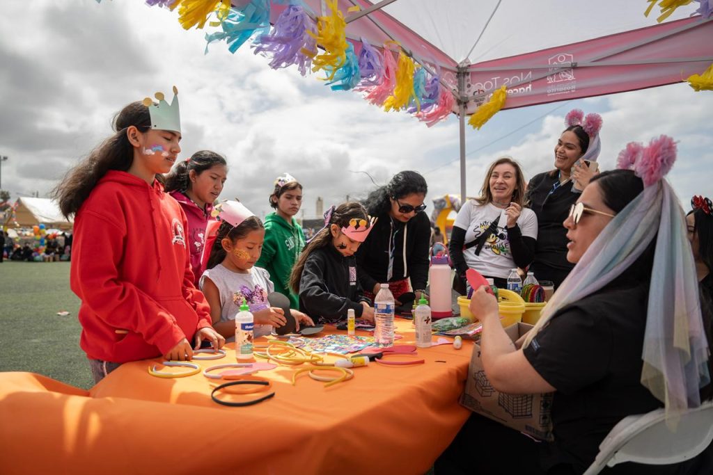 Entre juegos y personajes de Disney celebraron el segundo festival de la niñez en Rosarito